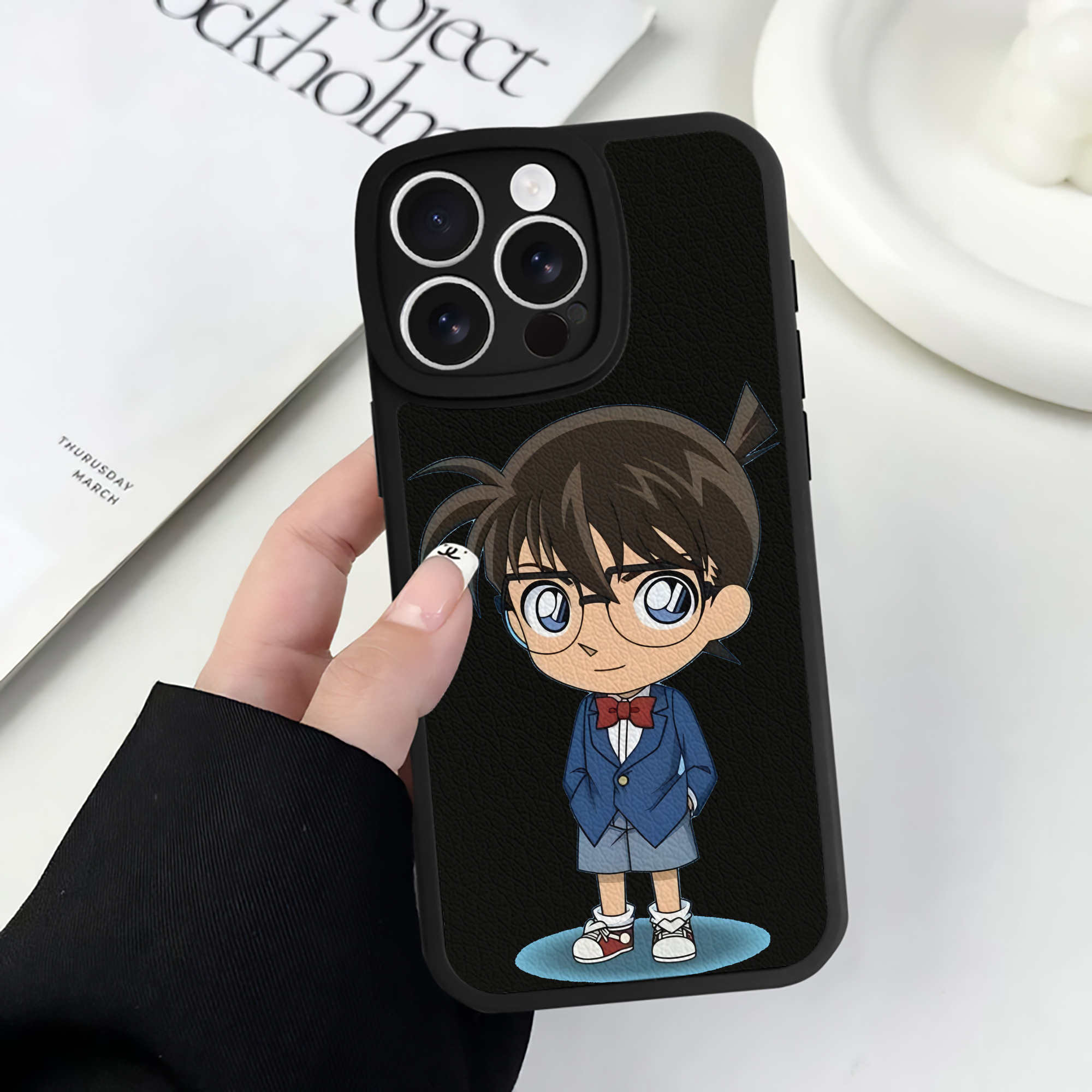 （画像用） 名探偵コナン 江戸川 コナン Detective Conan Conan Edogawa 【iPhone 16シリーズ対応】シリコンスマホケース（レザー調） 材質：シリコン